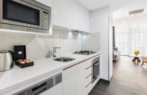 Chatswood Apartment | 3 bedroom Apartment with Amazing views of city skyline