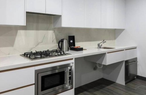 Chatswood Apartment | 3 bedroom Apartment with Amazing views of city skyline