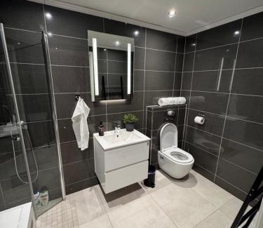 Gronland Apartment | 3-bedroom apt for 7,Two baths, Oslo Central