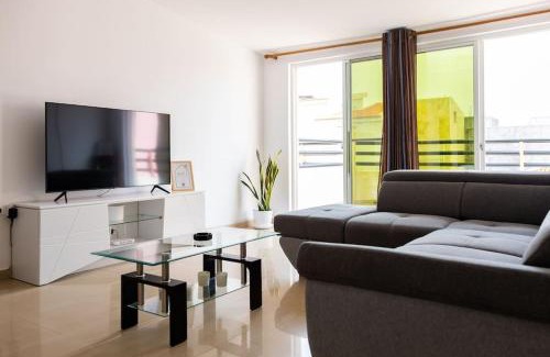 Praia Apartment | Family-Friendly 3 Bedroom Apt with Free WiFi & AC