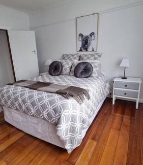 Montello Apartment | Stylish 3-Bedroom Art Deco Home with Modern Touches