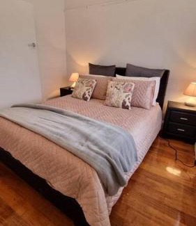 Montello Apartment | Stylish 3-Bedroom Art Deco Home with Modern Touches