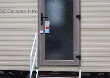 Prestonpans Resort | Pet-Friendly 3 Bedroom Retreat at Seton Sands Caravan Hire