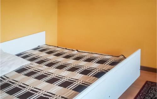 gmina Klucze Apartment | Dog-Friendly Apartment in Klucze with Complimentary Wifi