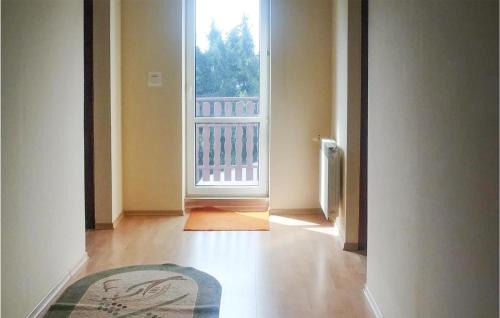 gmina Klucze Apartment | Dog-Friendly Apartment in Klucze with Complimentary Wifi