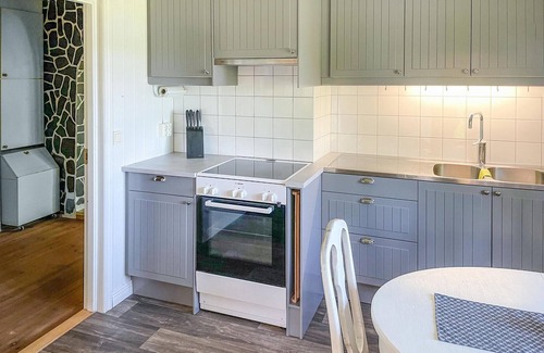 Grythyttan House | Discover an Idyllic Cottage with Lake Views and Pet-Friendly Stay