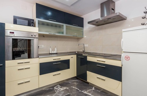 Jurdani House | Enjoy a Relaxing Stay in Our Pet-Friendly Vacation Home