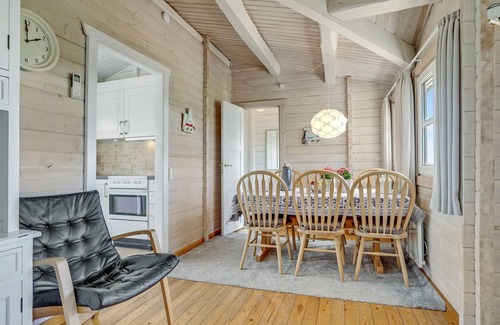 Nørre Lyngby House | Scenic Log Cabin with Ocean View and Spa Amenities
