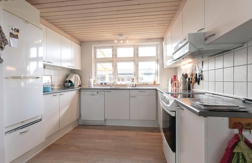 Nexo House | Unwind in 3-Bedroom Accommodation with Oceanfront Views