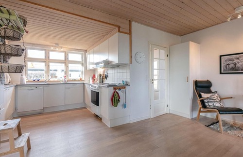 Nexo House | Unwind in 3-Bedroom Accommodation with Oceanfront Views