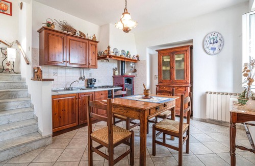 Vasia House | Cozy 3 Bedroom Getaway in Vasia with Spa & Breakfast