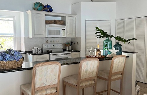 Frigate Bay House | Beachfront 3 Bedroom Retreat with Spa & Ocean Views