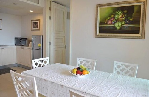Nong Kae Apartment | Beautiful 3-Bedroom Beachfront Escape with Free WiFi