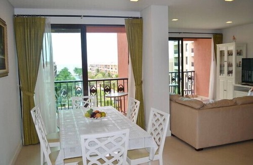 Nong Kae Apartment | Beautiful 3-Bedroom Beachfront Escape with Free WiFi