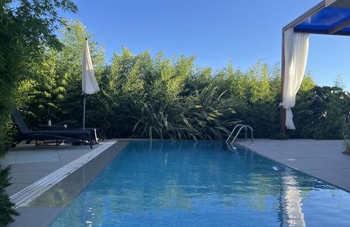 Jala Villa | Stunning 3-Bedroom Beach Villa with Pool in Green Coast Palase