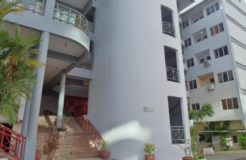 Kuala Teriang Apartment | Beachfront Family Retreat with Pool and Ocean Views