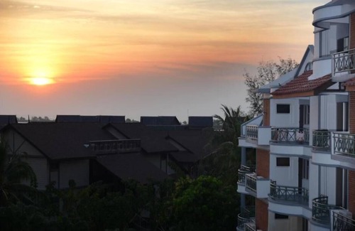 Kuala Teriang Apartment | Beachfront Family Retreat with Pool and Ocean Views