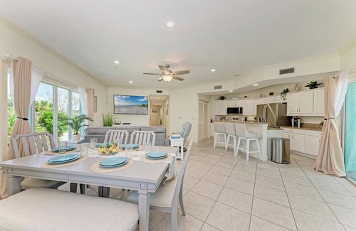 Englewood Condo | Beachfront 3 Bedroom Condo with Ocean Views & Top Amenities