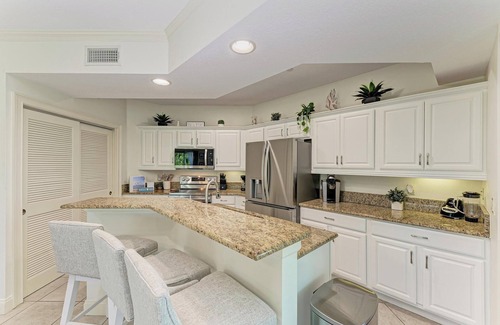 Englewood Condo | Beachfront 3 Bedroom Condo with Ocean Views & Top Amenities