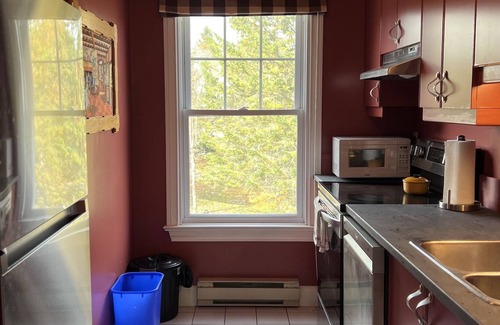 Lac-Brome House | Elegant 3-Bedroom Condo with Pool and Lake Access