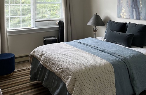 Lac-Brome House | Elegant 3-Bedroom Condo with Pool and Lake Access