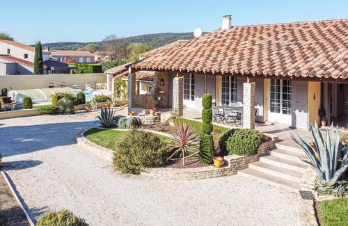 Espeluche House | Tranquil Vacation Home with Private Pool & Lake Views