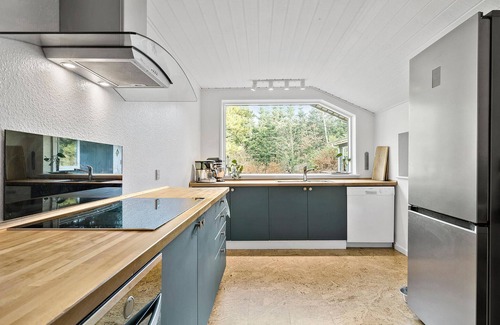Femmøller House | Spacious 3-Bedroom Retreat with Oceanfront Views in Ebeltoft