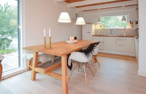 Ho House | Cozy 3 Bedroom Getaway in Blåvand with Oceanfront Views