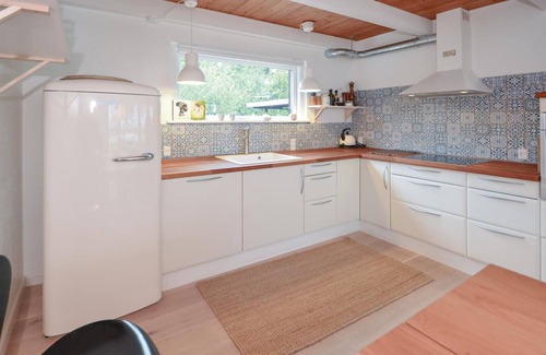 Ho House | Cozy 3 Bedroom Getaway in Blåvand with Oceanfront Views