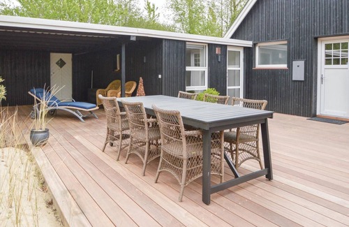 Ho House | Cozy 3 Bedroom Getaway in Blåvand with Oceanfront Views