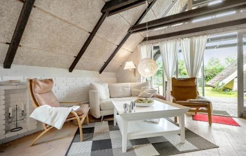 Udsholt House | Charming Home in Gilleleje with Kitchen for Families & Pets