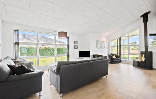 Hovborg House | Family-Friendly Retreat in Hovborg with Full Kitchen