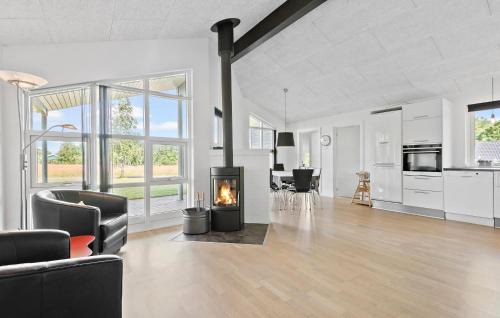 Hovborg House | Family-Friendly Retreat in Hovborg with Full Kitchen