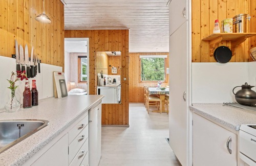 Dueodde House | Family-Friendly 3 Bedroom Stay with Ocean View in Nexø