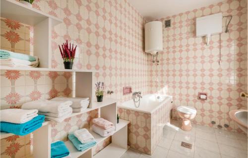 Snasici House | Inviting 3 Bedroom Home in Labin with Pool & Pet Friendly