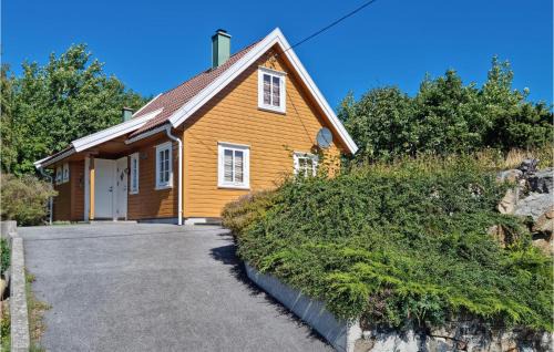 Skalevik House | Family-Friendly Home in Flekkery with Full Kitchen