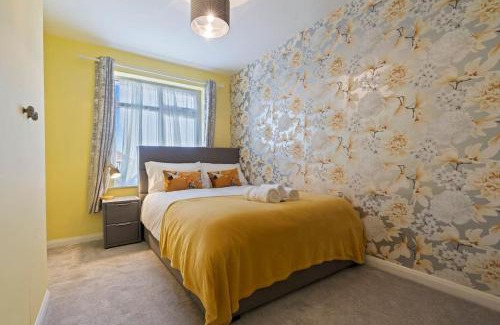 Peacehaven House | 3 bedroom Bungalow for Contractors,Workers,Relocation,Insurance,Family, Free Parking