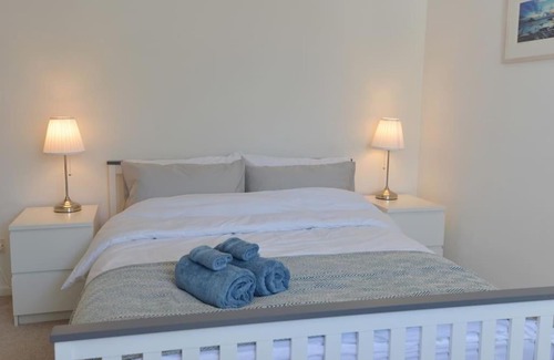 Goldsithney House | Family-Friendly 3-Bedroom Bungalow in Goldsithney, Cornwall