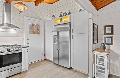 Enosburg Falls Cabin | Scenic Raspberry Cottage Retreat with Mountain Views
