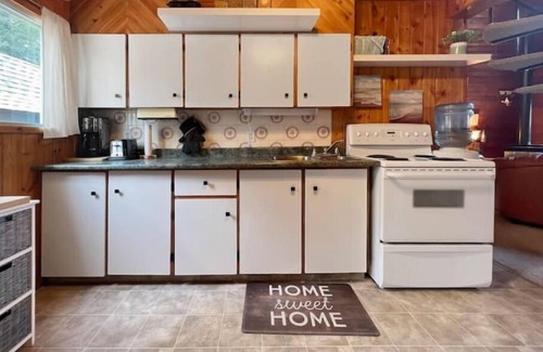 Candle Lake Cabin | Family-Friendly 3 Bedroom Cabin at Candle Lake Beach