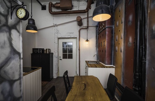 Gamla Stan Apartment | Immaculate 3-Bedroom Loft with Kitchen & Child-Friendly Space