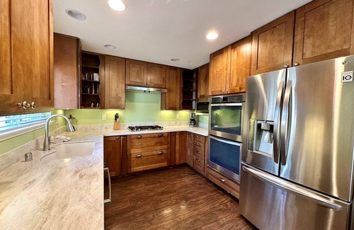 Skyland House | 3 bedroom, community beach, BBQ, Hot Tub, Pool Table (ZC1004)
