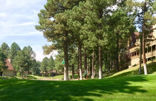 Ruidoso Cabin | 3-bedroom condo in fabulous Innsbrook Village Country Club Ruidoso with AC