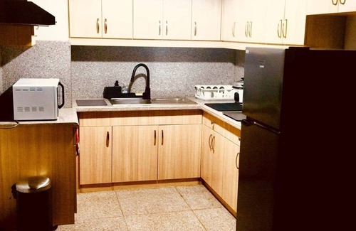 Bacoor City Condo | 3-bedroom condo in wonderful Las Piñas/Bacoor area complete with amenities.