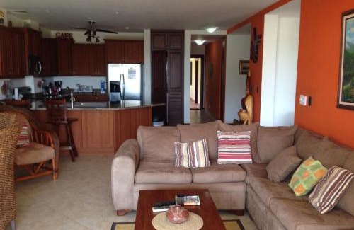 Barrio Los Faroles Apartment | Oceanfront 3 Bedroom Condo at Tres Regalos with Pool