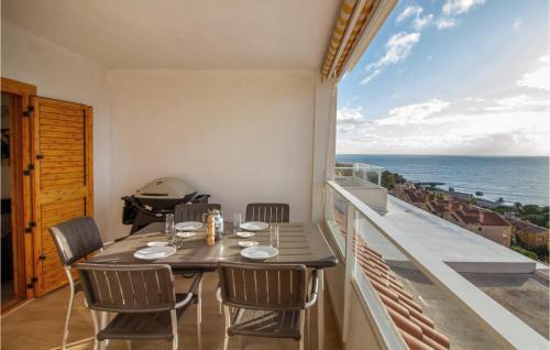 Santa Pola Apartment | Charming 3 Bedroom Apartment in Family-Friendly Santa Pola