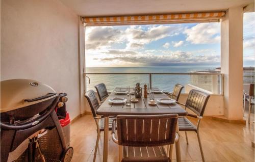 Santa Pola Apartment | Charming 3 Bedroom Apartment in Family-Friendly Santa Pola