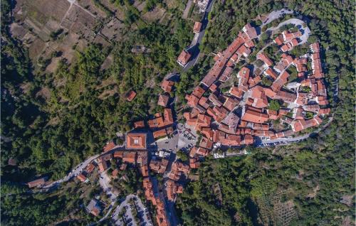 Martinski Apartment | Family-Friendly 3 Bedroom Apartment in Nedescina