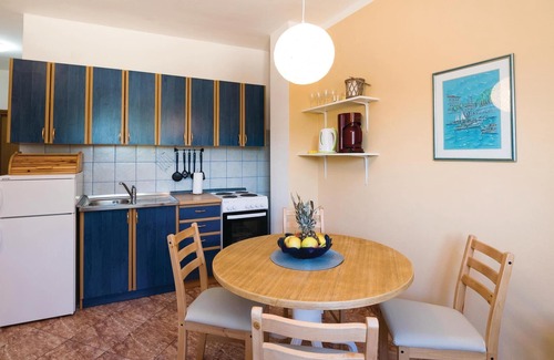 Podgradina House | Guest Rated 10/10: Beachside Apartments with Pool Access