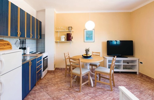 Podgradina House | Guest Rated 10/10: Beachside Apartments with Pool Access